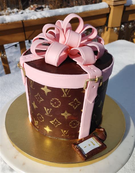 Louis vuitton cake 